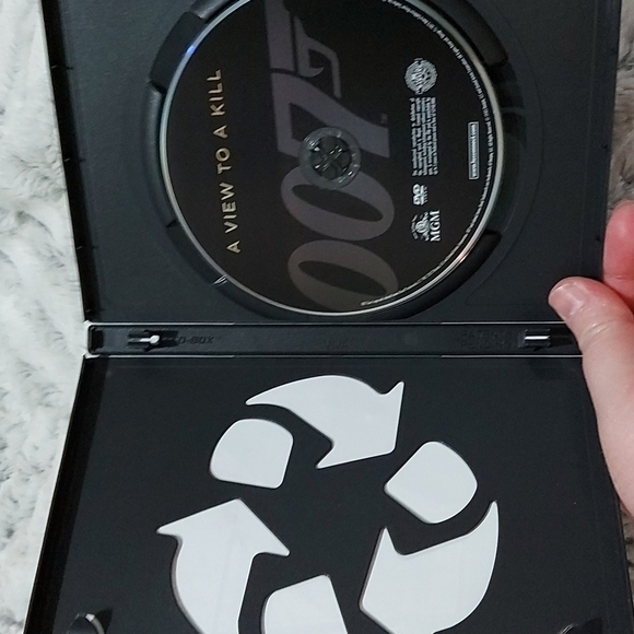 007  A View To A Kill DVD - Picture 3 of 3